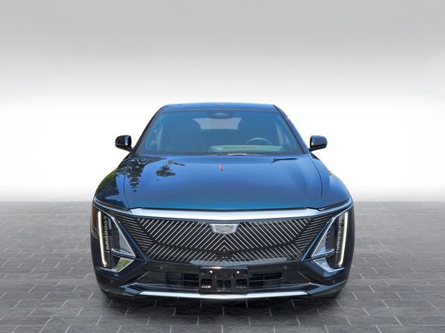 Used 2024 Cadillac Lyriq Tech AWD/4WD image 2
