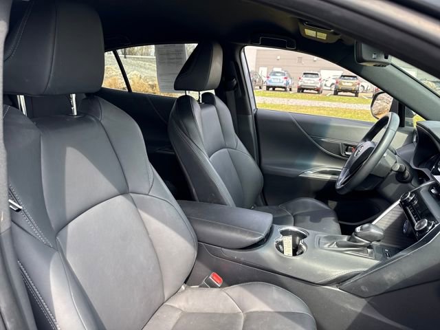 Used 2022 Toyota Venza XLE image 11