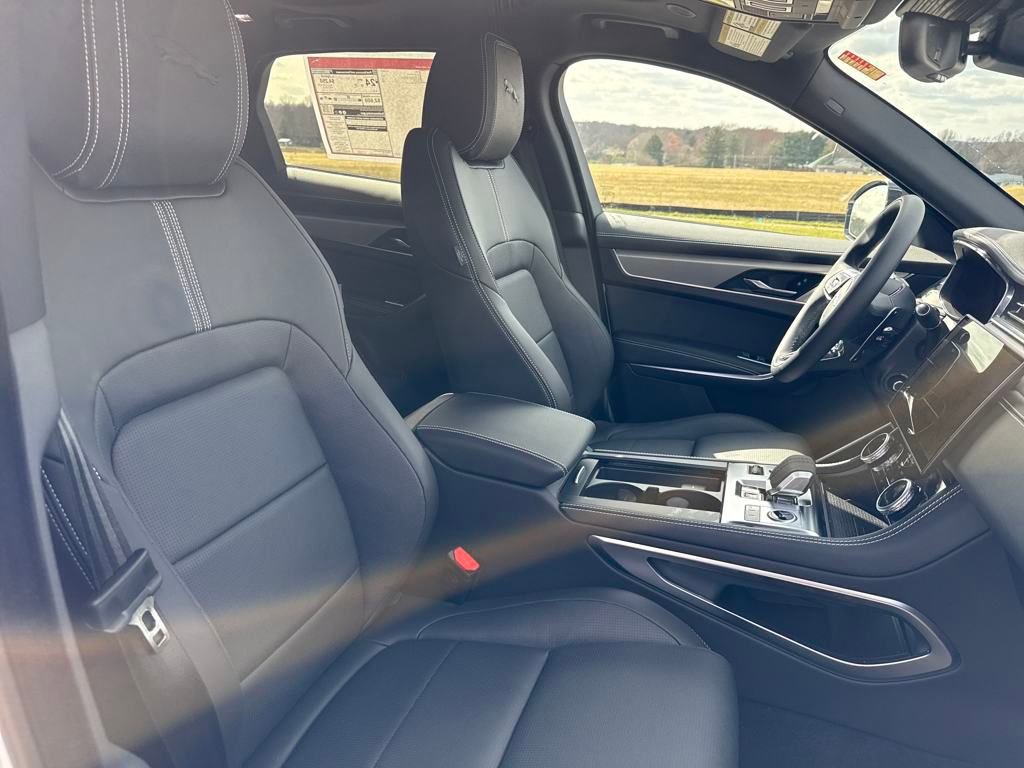 Used 2026 Jaguar F-PACE R-Dynamic S AWD/4WD image 17