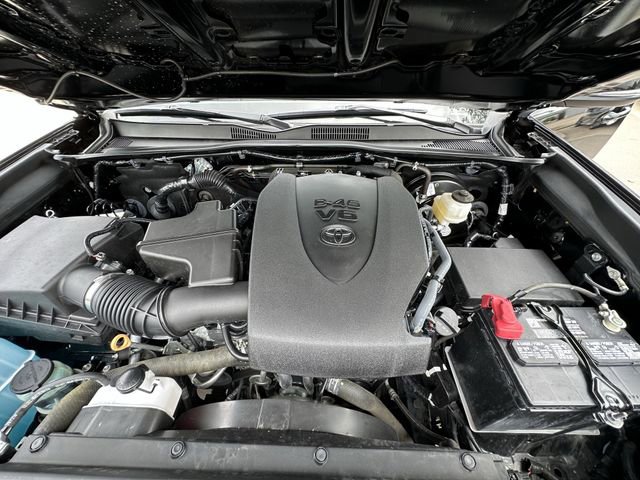 Certified 2023 Toyota Tacoma SR5 w/ Technology Package AWD/4WD image 31