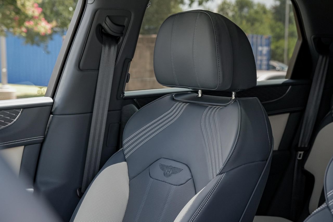 New 2025 Bentley Bentayga AWD/4WD image 22