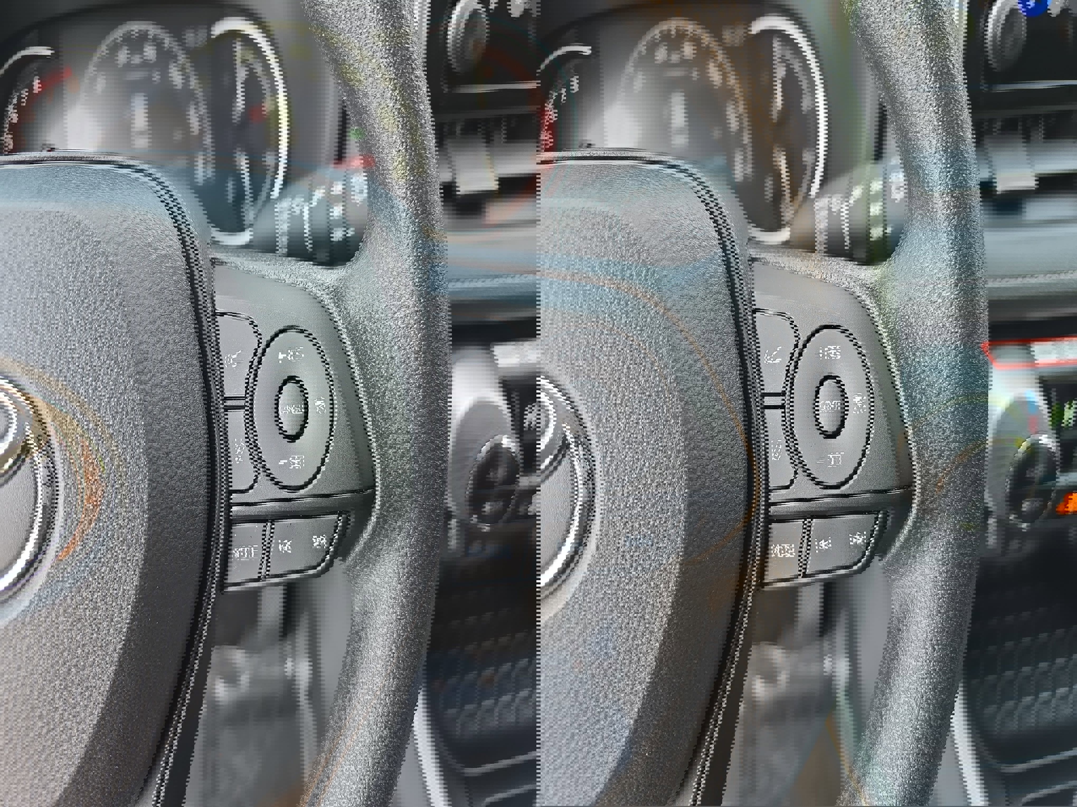 Used 2025 Toyota RAV4 XLE w/ Convenience Package image 20