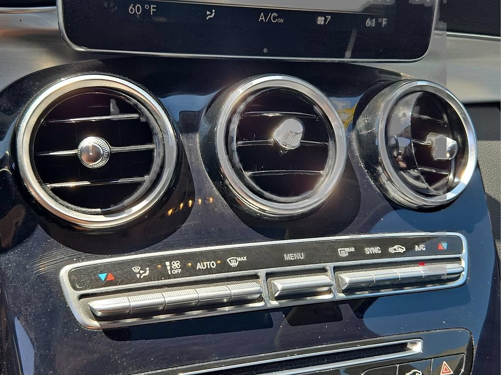 Used 2015 Mercedes-Benz C 300 4MATIC Sedan w/ Multimedia Package image 16