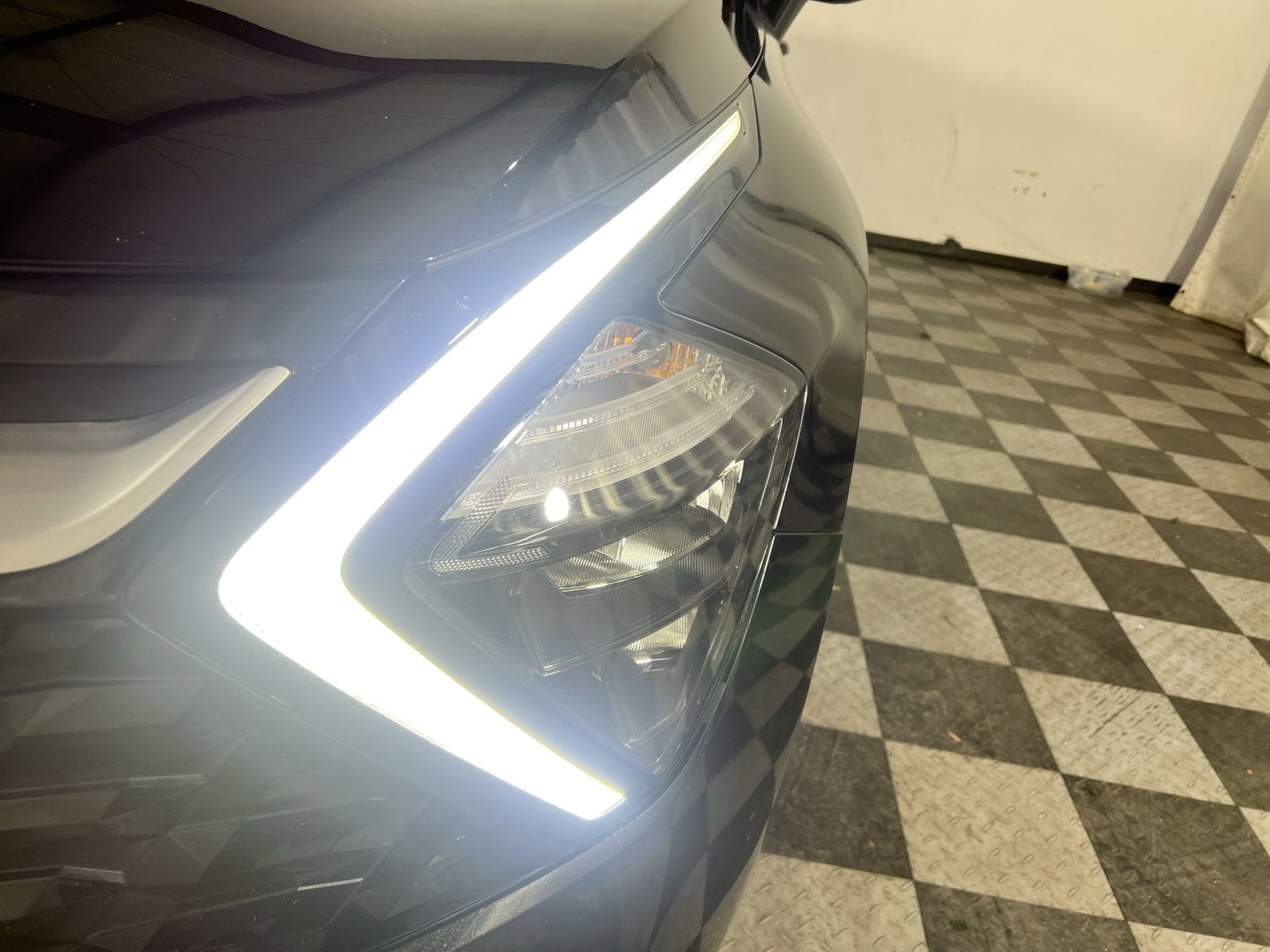 Used 2023 Kia Sportage EX image 12