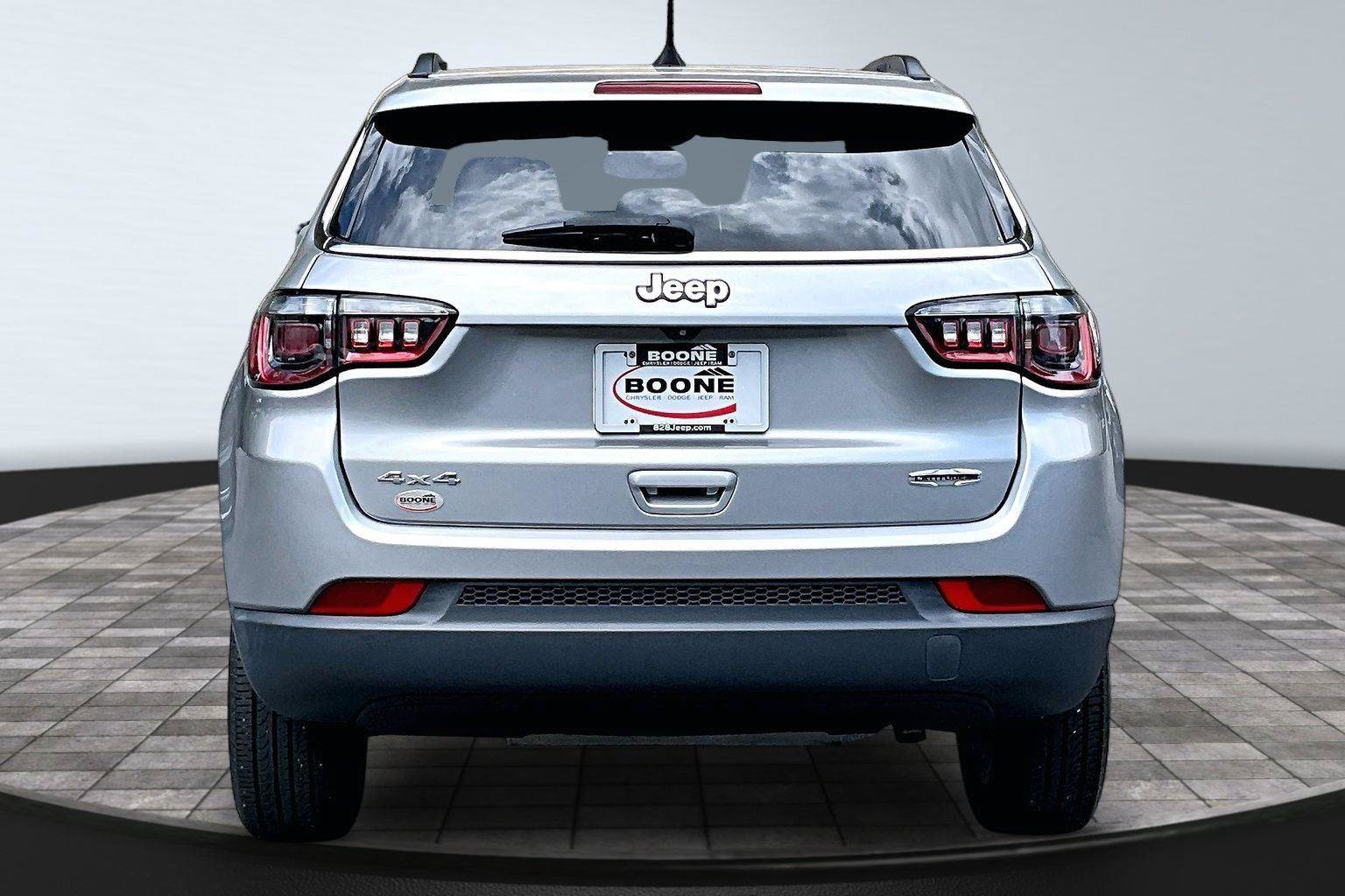 Certified 2022 Jeep Compass Latitude AWD/4WD image 4
