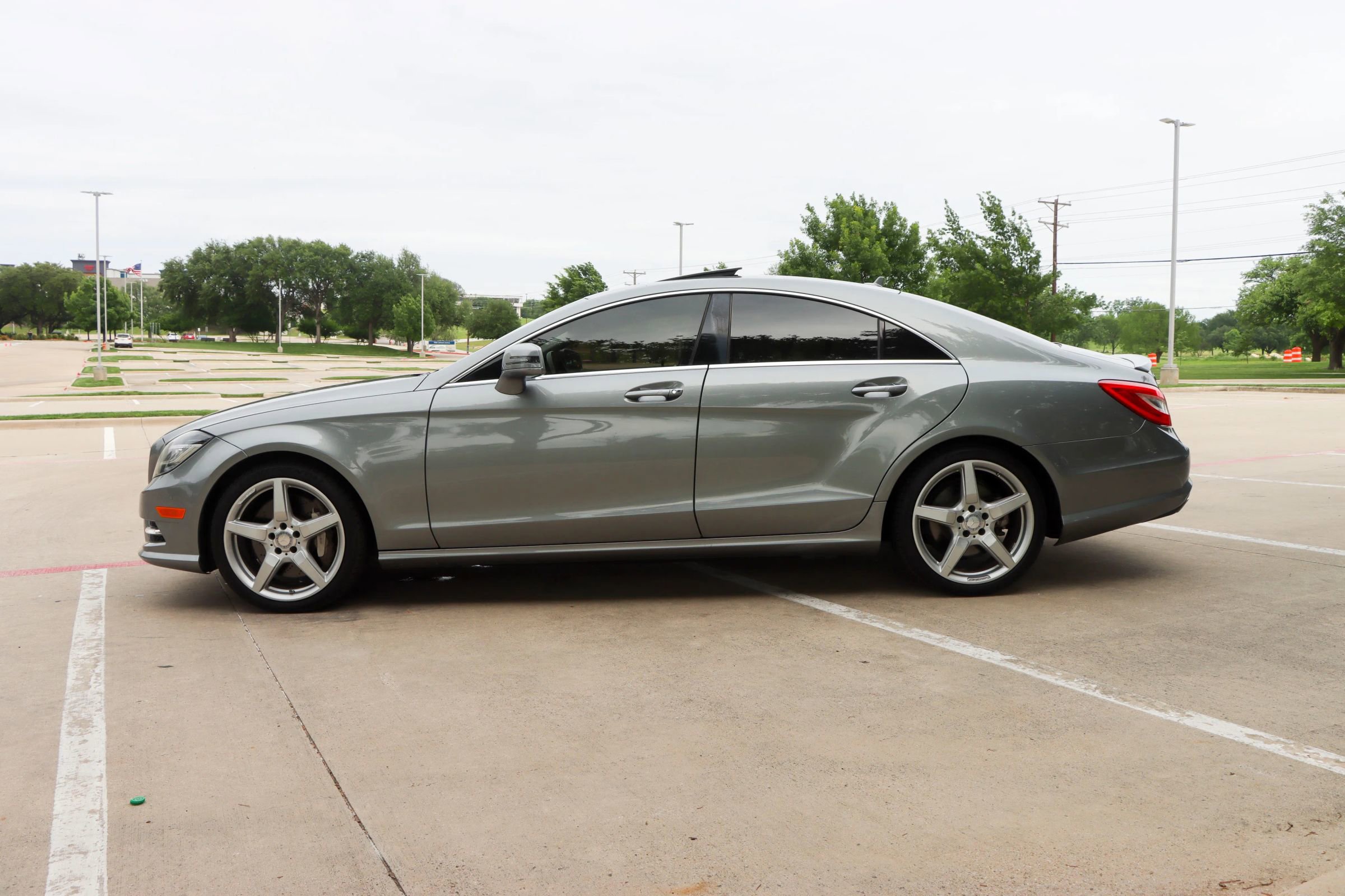 Used 2014 Mercedes-Benz CLS 550 w/ Premium 1 Package image 4