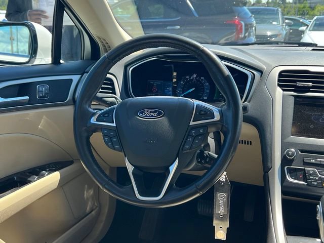 Used 2016 Ford Fusion SE w/ Equipment Group 202A FWD image 15