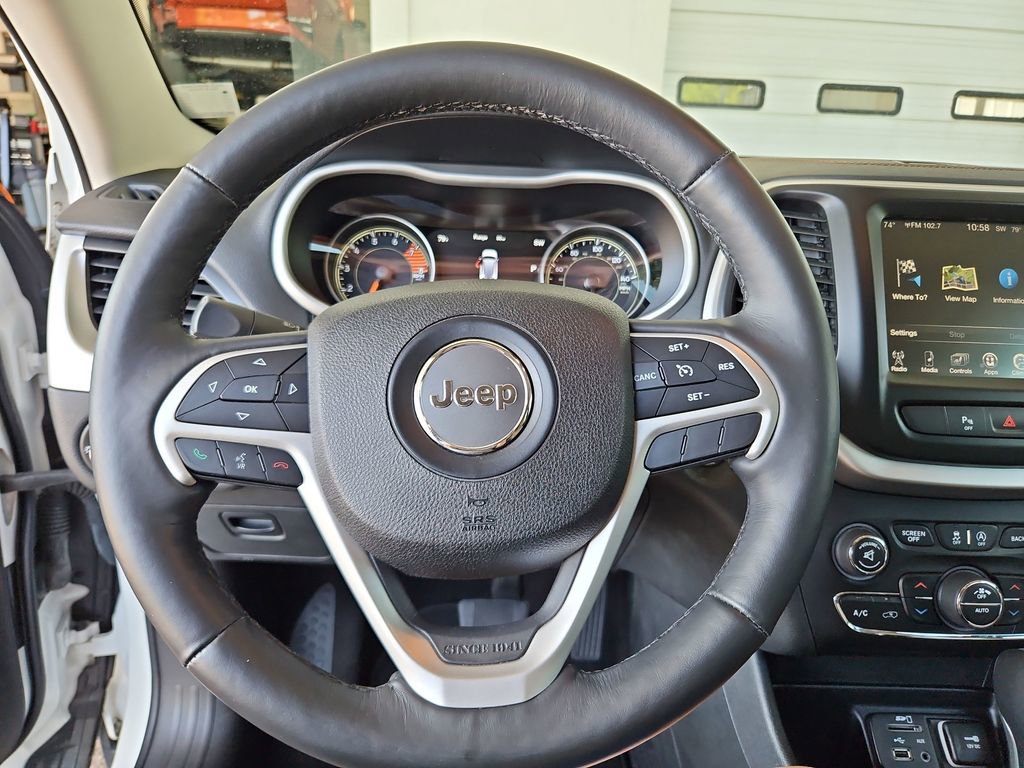 Used 2016 Jeep Cherokee Limited FWD image 10