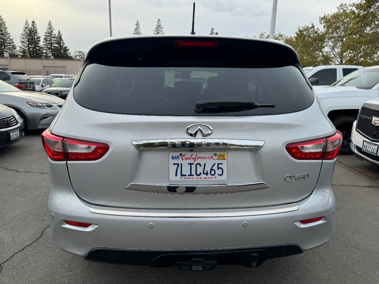 Used 2015 INFINITI QX60 AWD Hybrid w/ HEV Deluxe Touring Package image 5