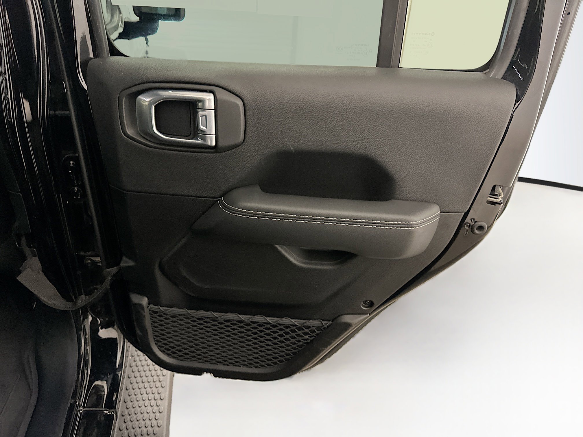 Used 2023 Jeep Wrangler Unlimited Sahara AWD/4WD image 31