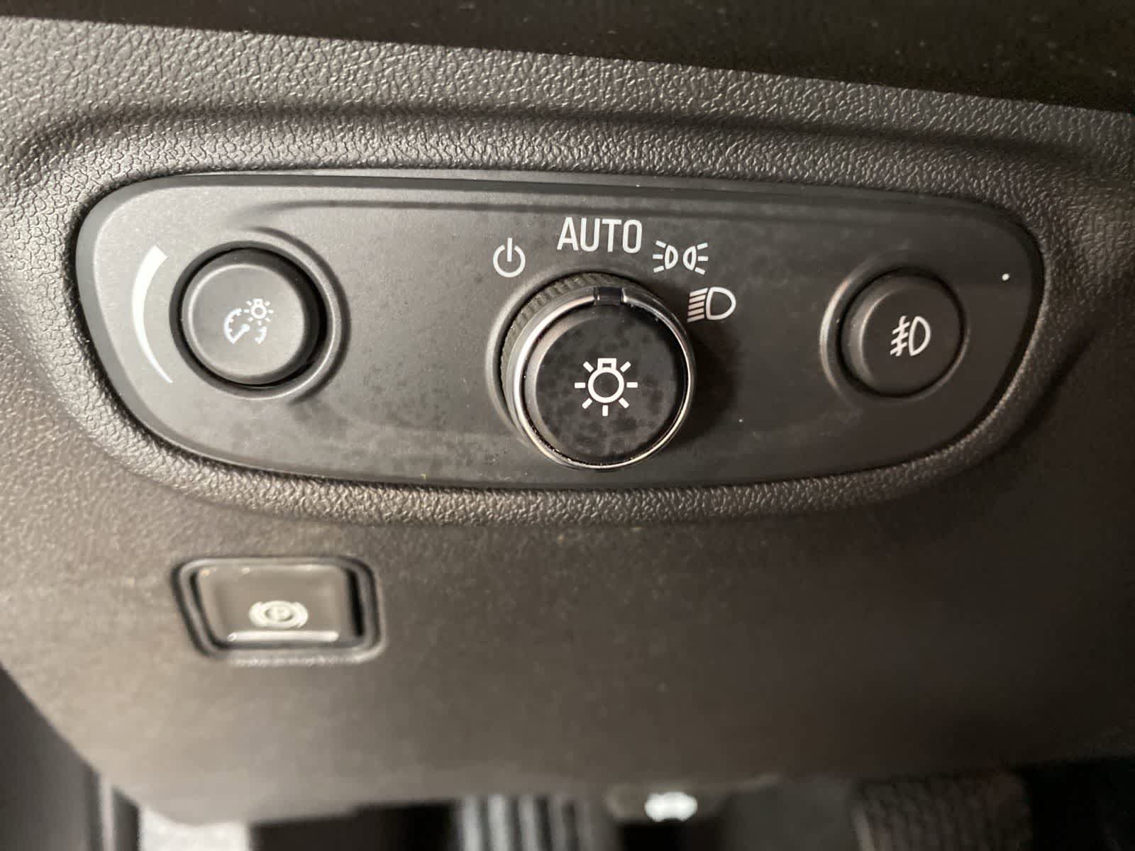 Used 2024 GMC Terrain SLT FWD image 18