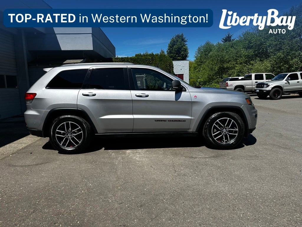 Used 2017 Jeep Grand Cherokee Trailhawk w/ Trailhawk Luxury Group AWD/4WD image 8