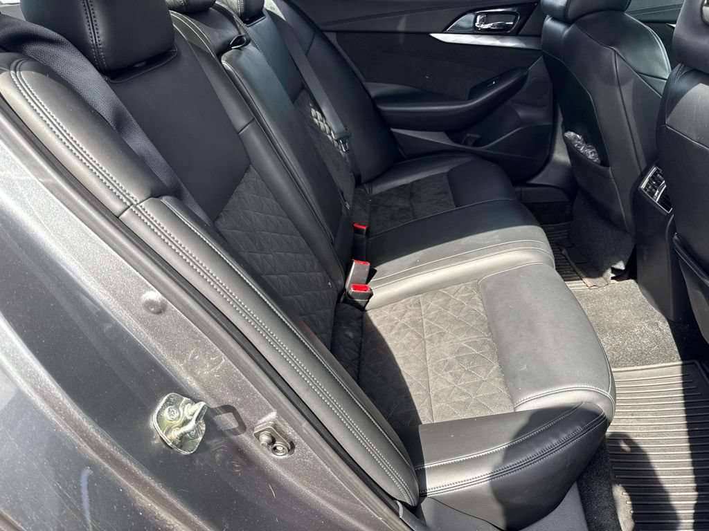 Used 2016 Nissan Maxima SR FWD image 9