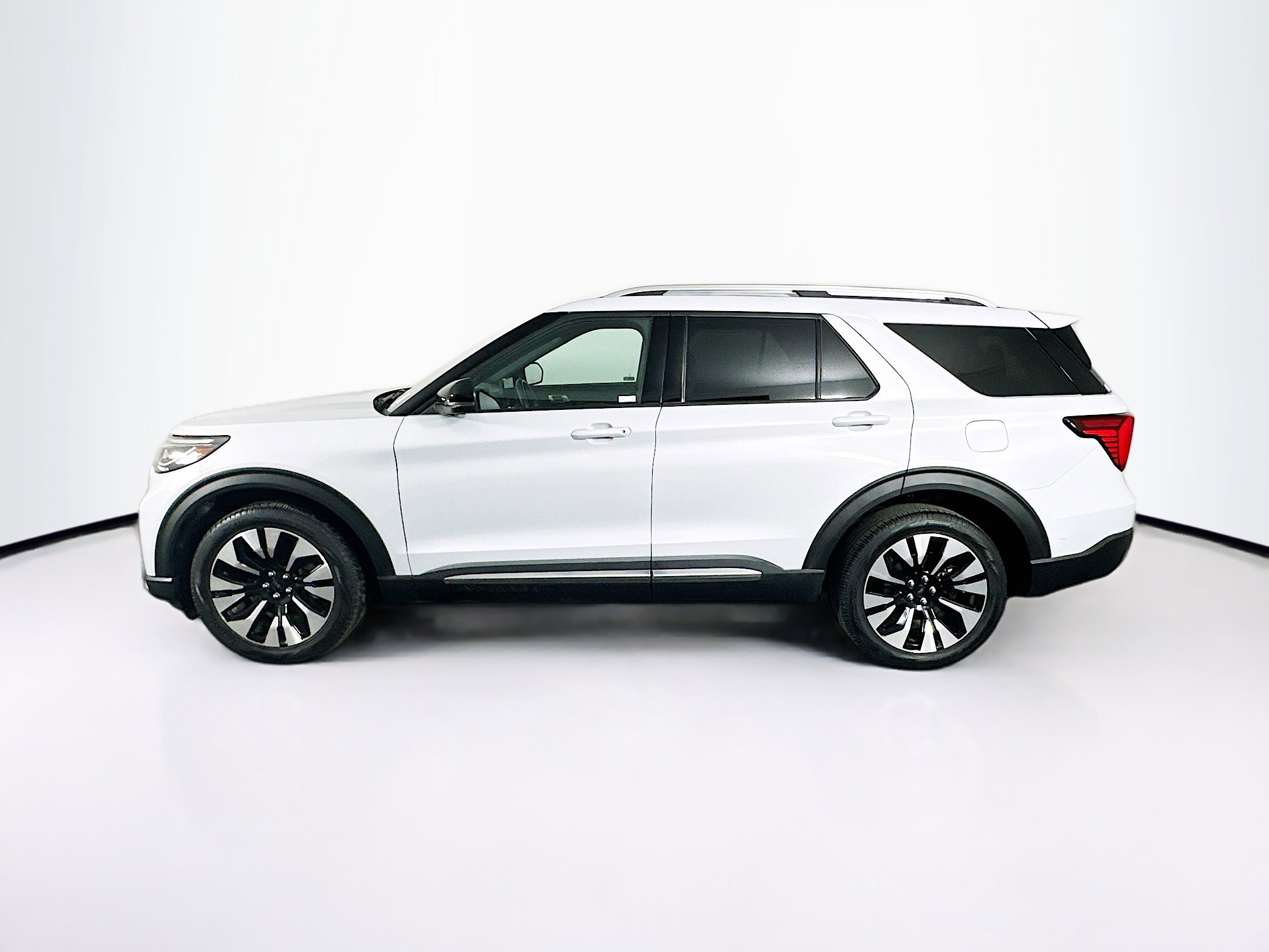 Used 2025 Ford Explorer Platinum w/ LUX Leather Package image 4