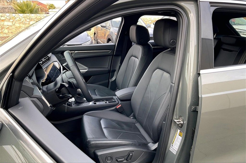 Used 2025 Audi Q3 2.0T Premium image 24