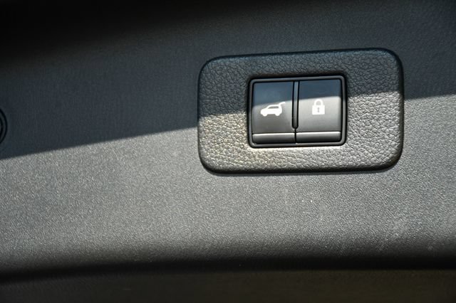 Used 2022 Nissan Armada SL w/ Captain's Chairs Package AWD/4WD image 24