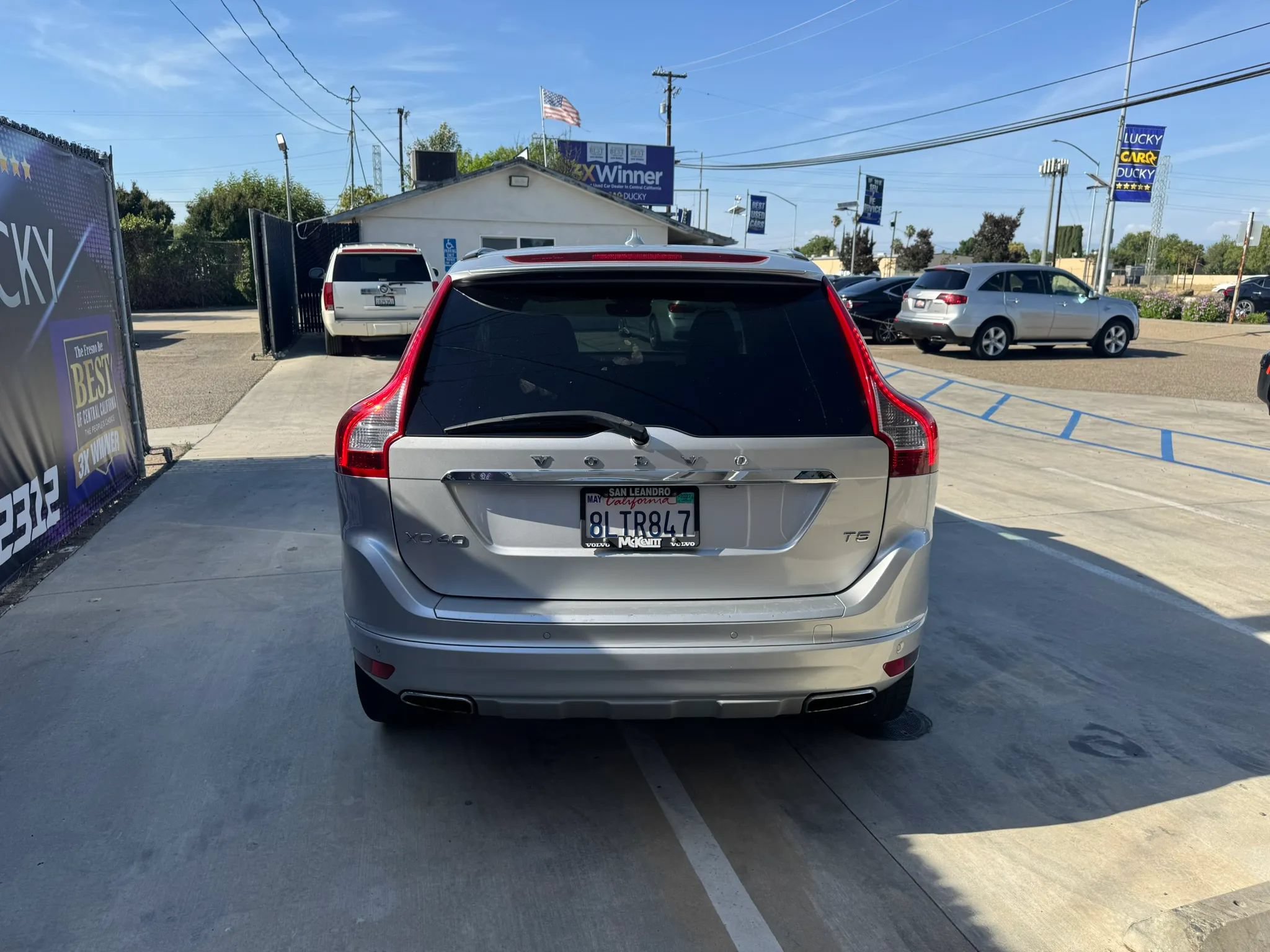 Used 2016 Volvo XC60 T5 Premier w/ Proximity Package FWD image 4