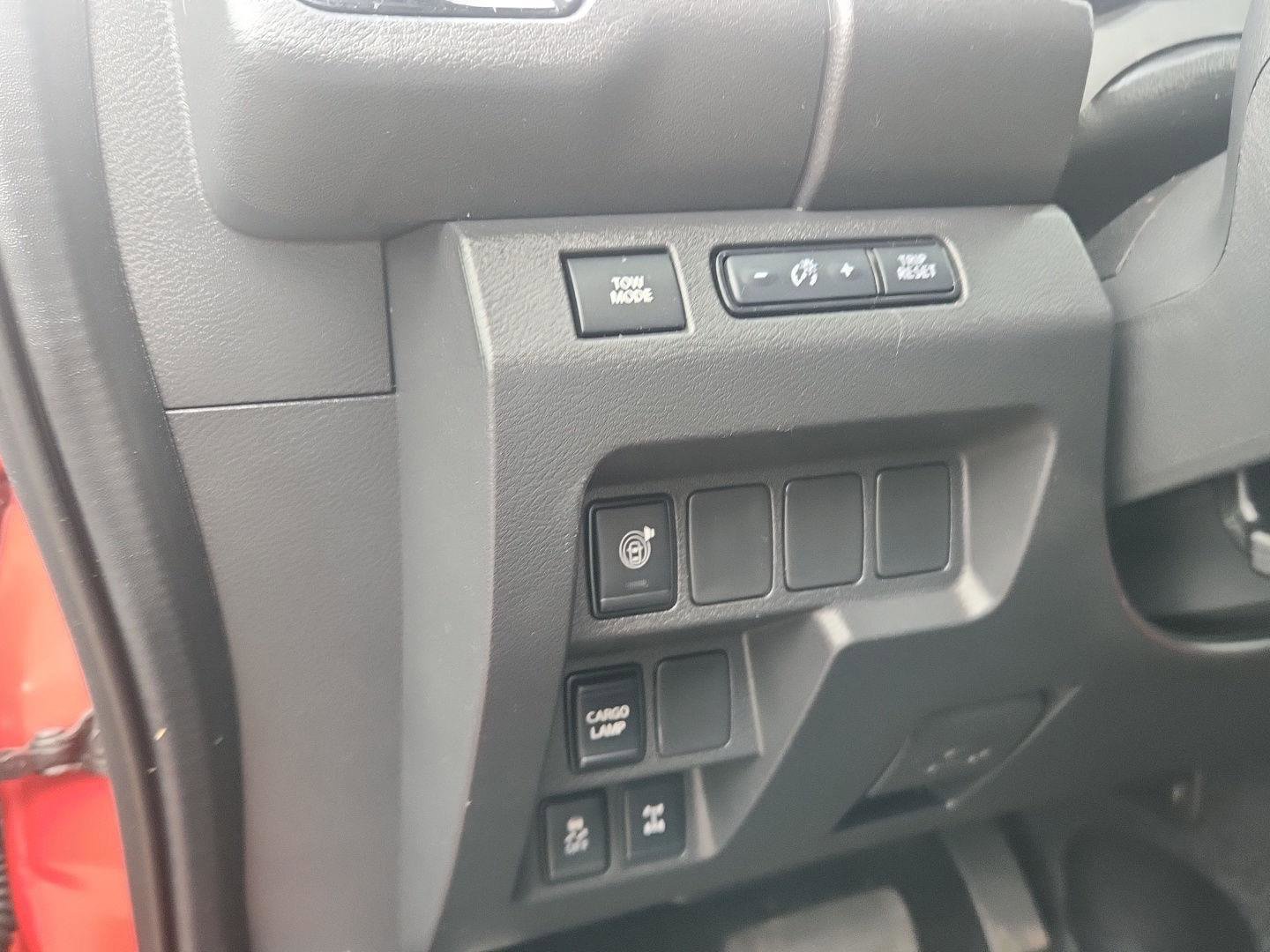 Used 2026 Nissan Frontier PRO-4X AWD/4WD image 14