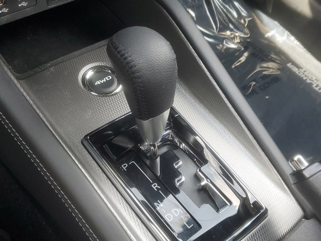 Used 2025 Mitsubishi Outlander Sport SEL AWD/4WD image 21
