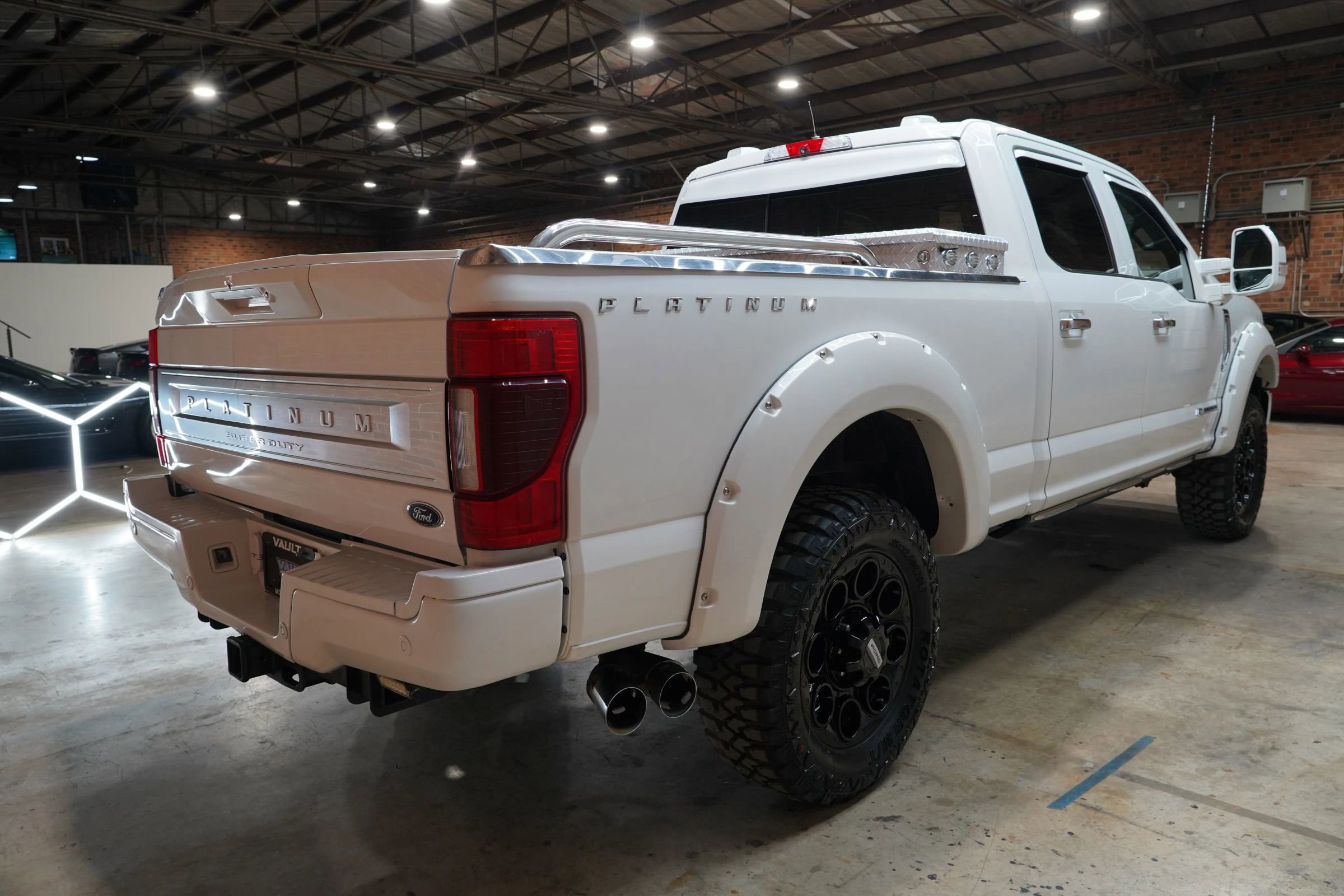 Used 2020 Ford F350 Platinum w/ FX4 Off-Road Package image 12