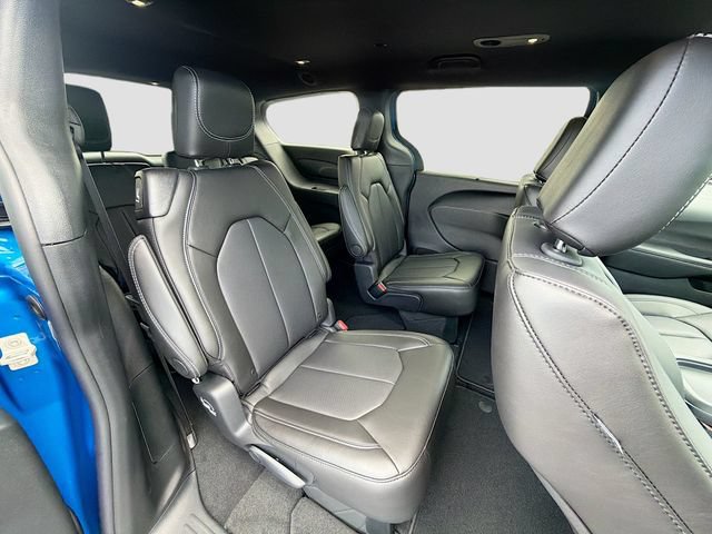 New 2027 Chrysler Pacifica Select FWD image 28
