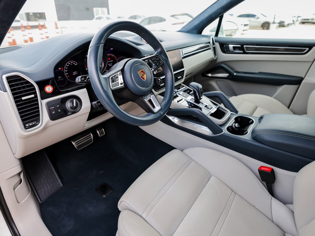 Certified 2022 Porsche Cayenne Turbo image 4