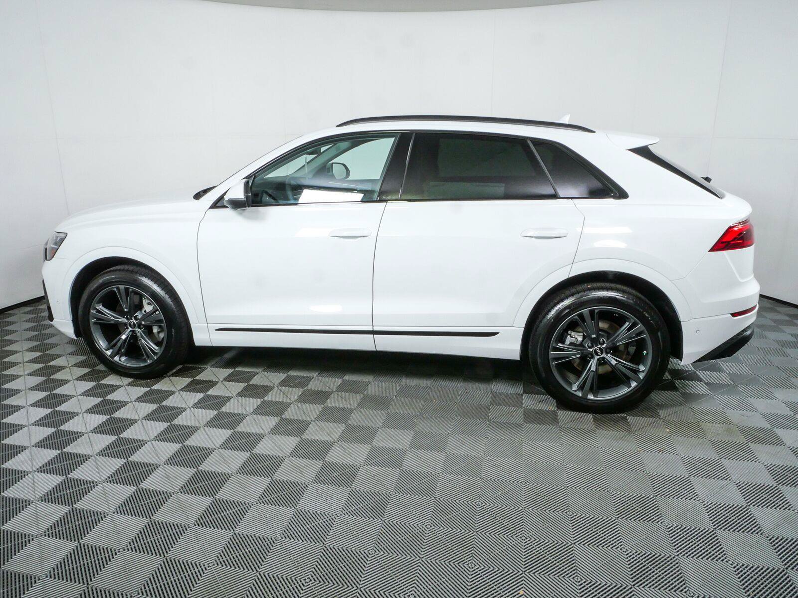 New 2026 Audi Q8 Premium AWD/4WD image 30