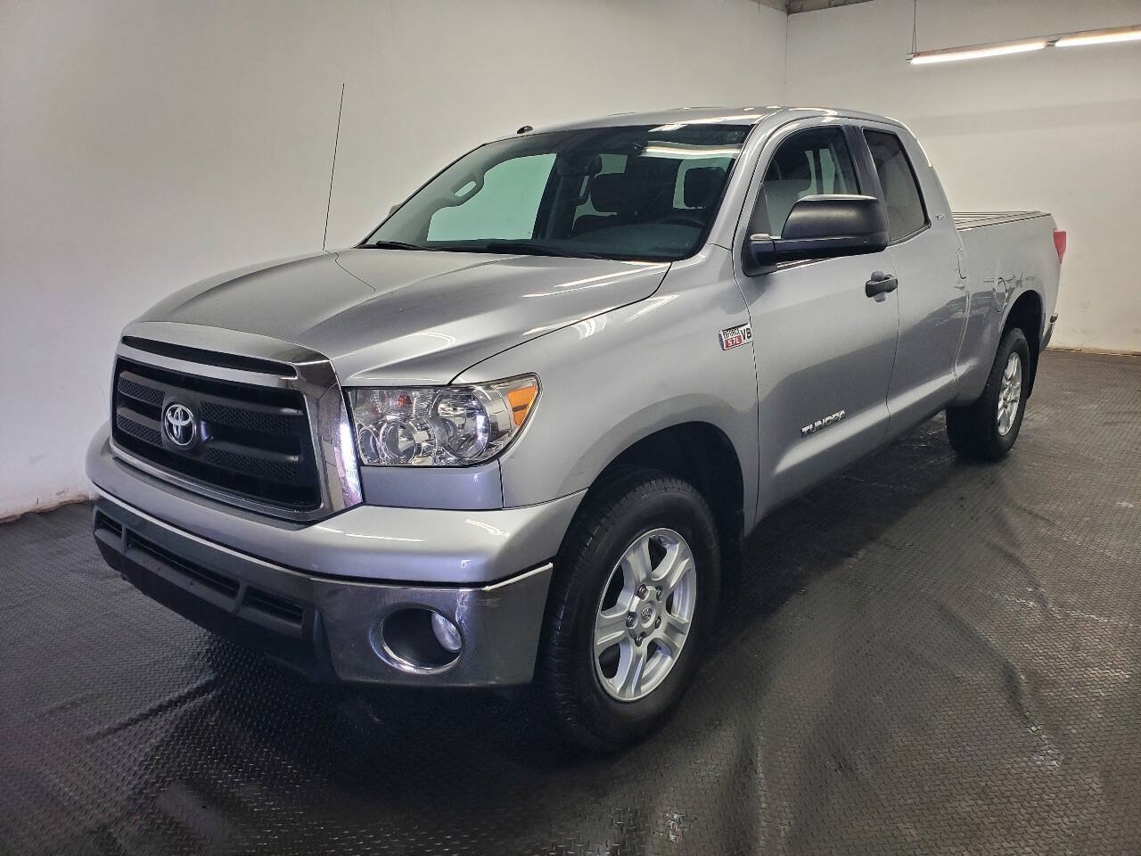Used 2012 Toyota Tundra 4x4 Double Cab w/ SR5 Pkg image 1