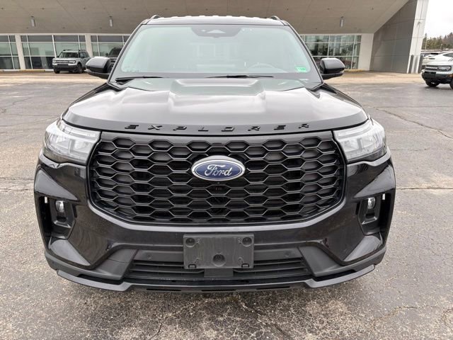 Used 2025 Ford Explorer ST-Line image 8