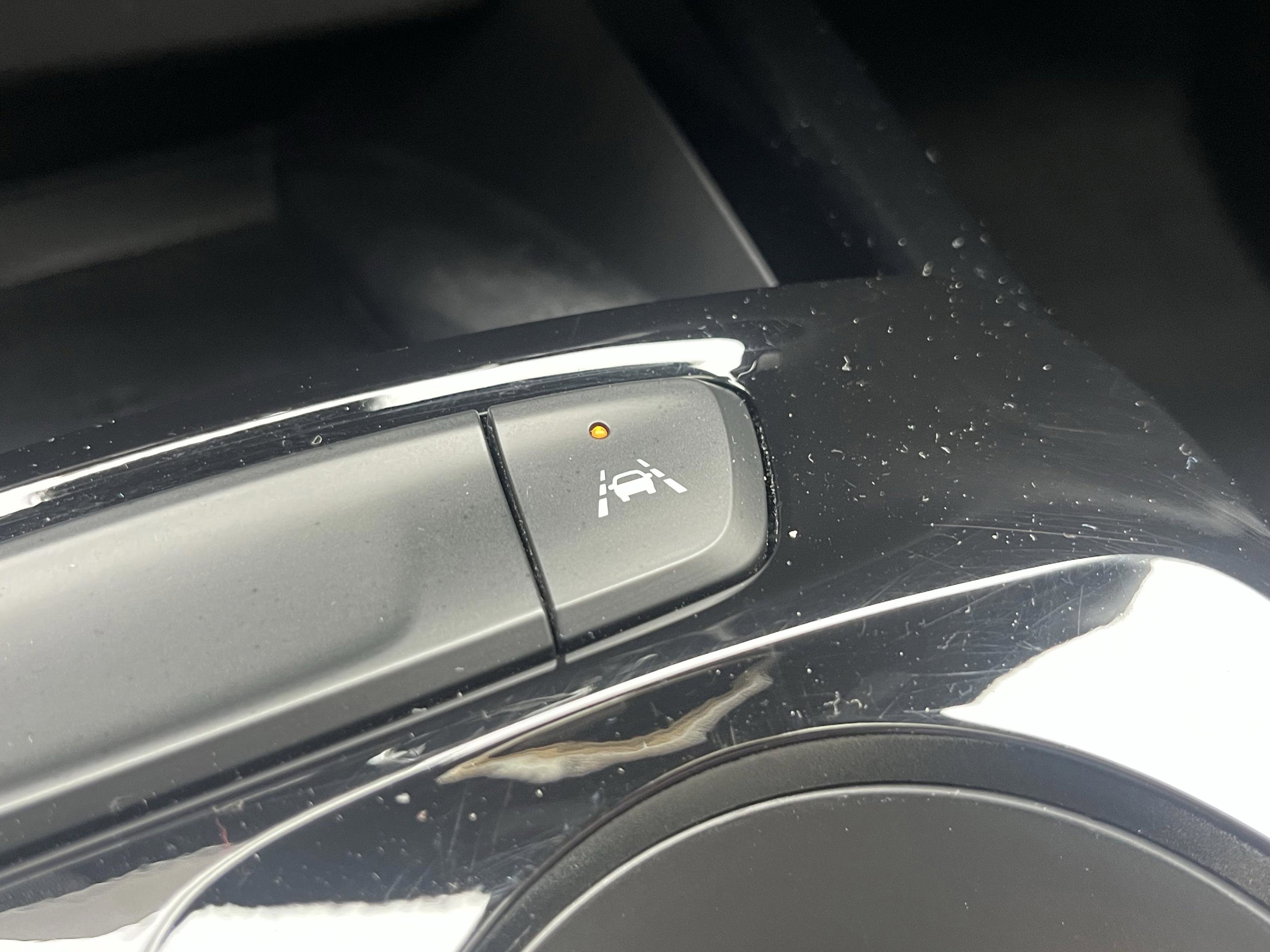 Used 2024 Chevrolet Trax RS w/ Sunroof Package image 34