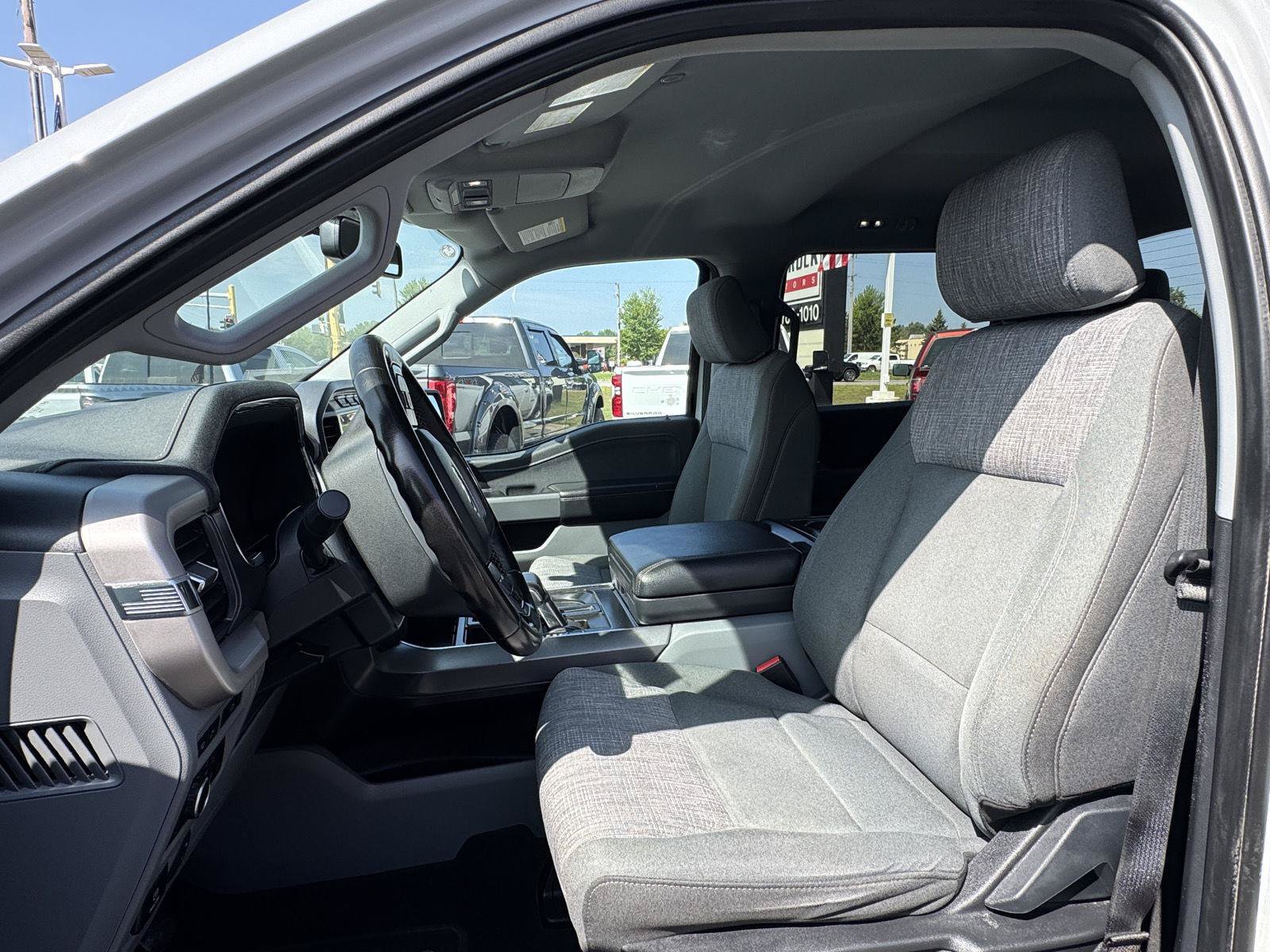 Used 2023 Ford F150 Lightning XLT AWD/4WD image 15
