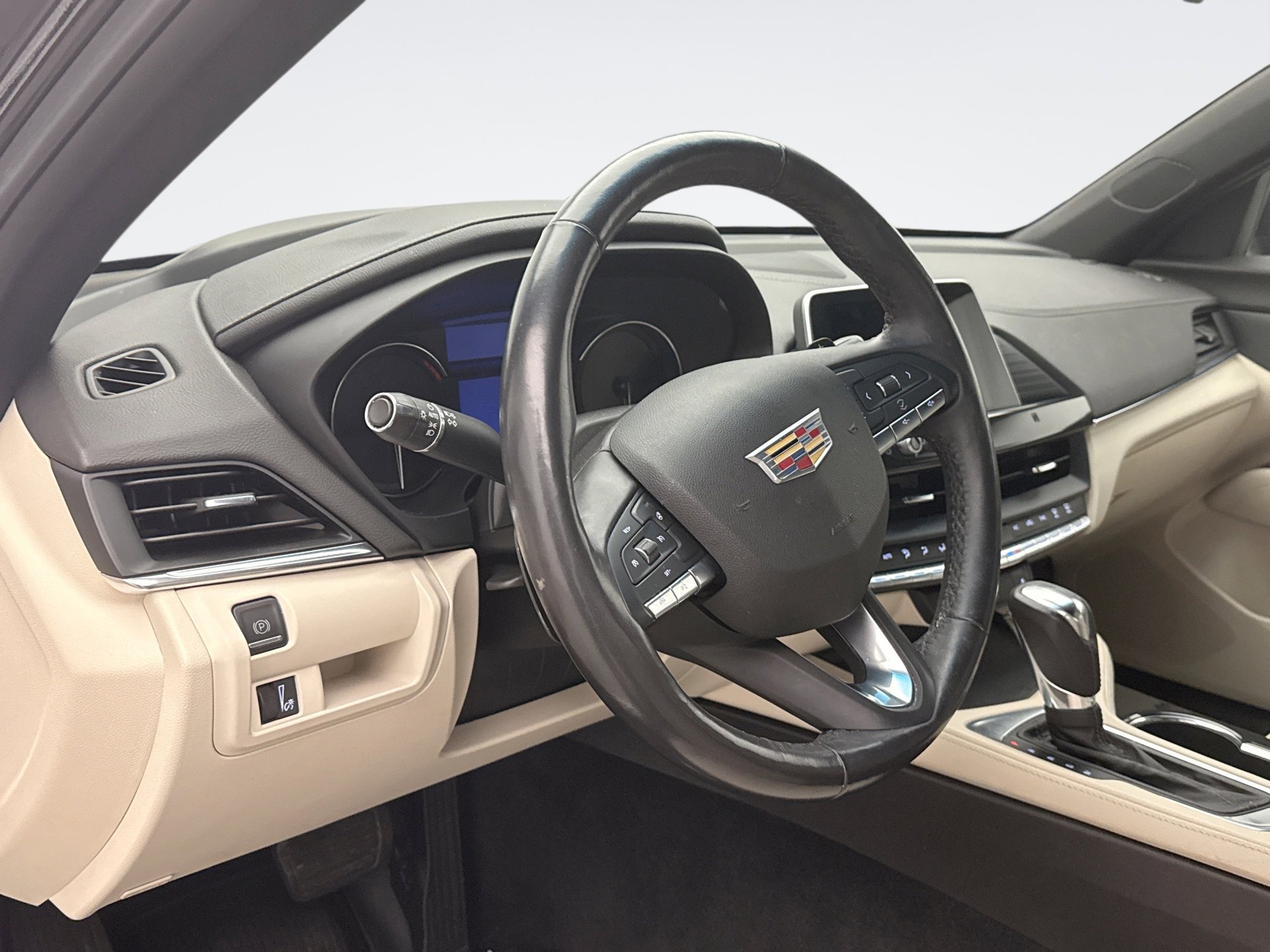 Used 2020 Cadillac CT4 Luxury w/ Cold Weather Package image 7