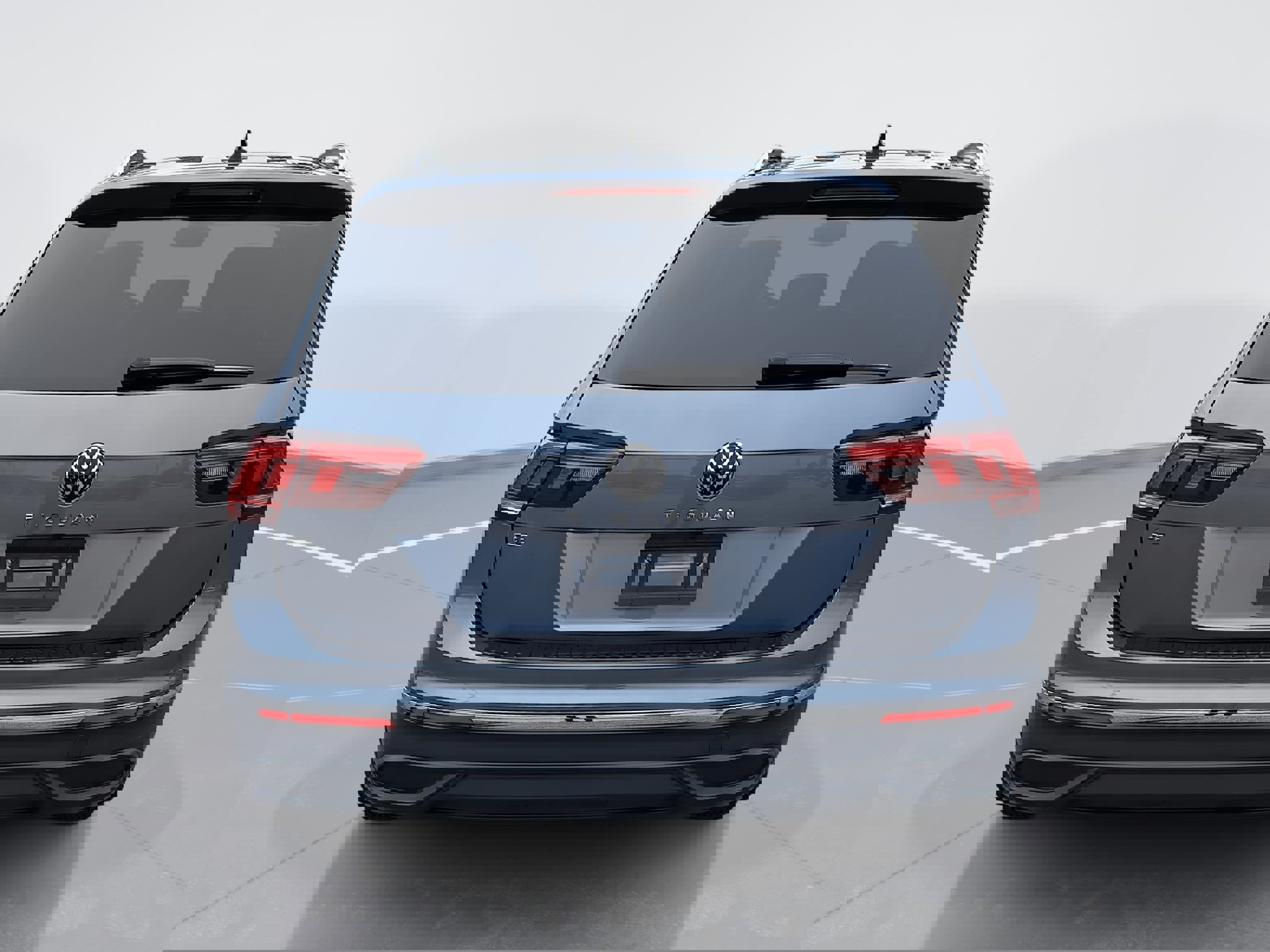 Certified 2023 Volkswagen Tiguan SE w/ Panoramic Sunroof Package image 4