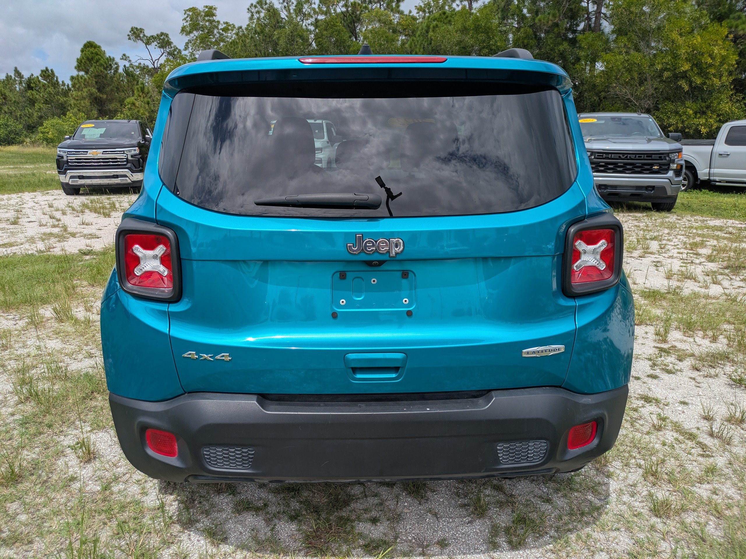 Used 2022 Jeep Renegade Latitude AWD/4WD image 5