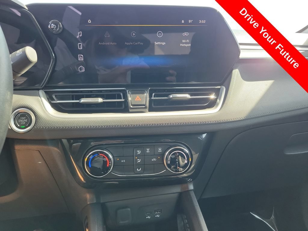 Used 2025 Chevrolet TrailBlazer LT AWD/4WD image 15