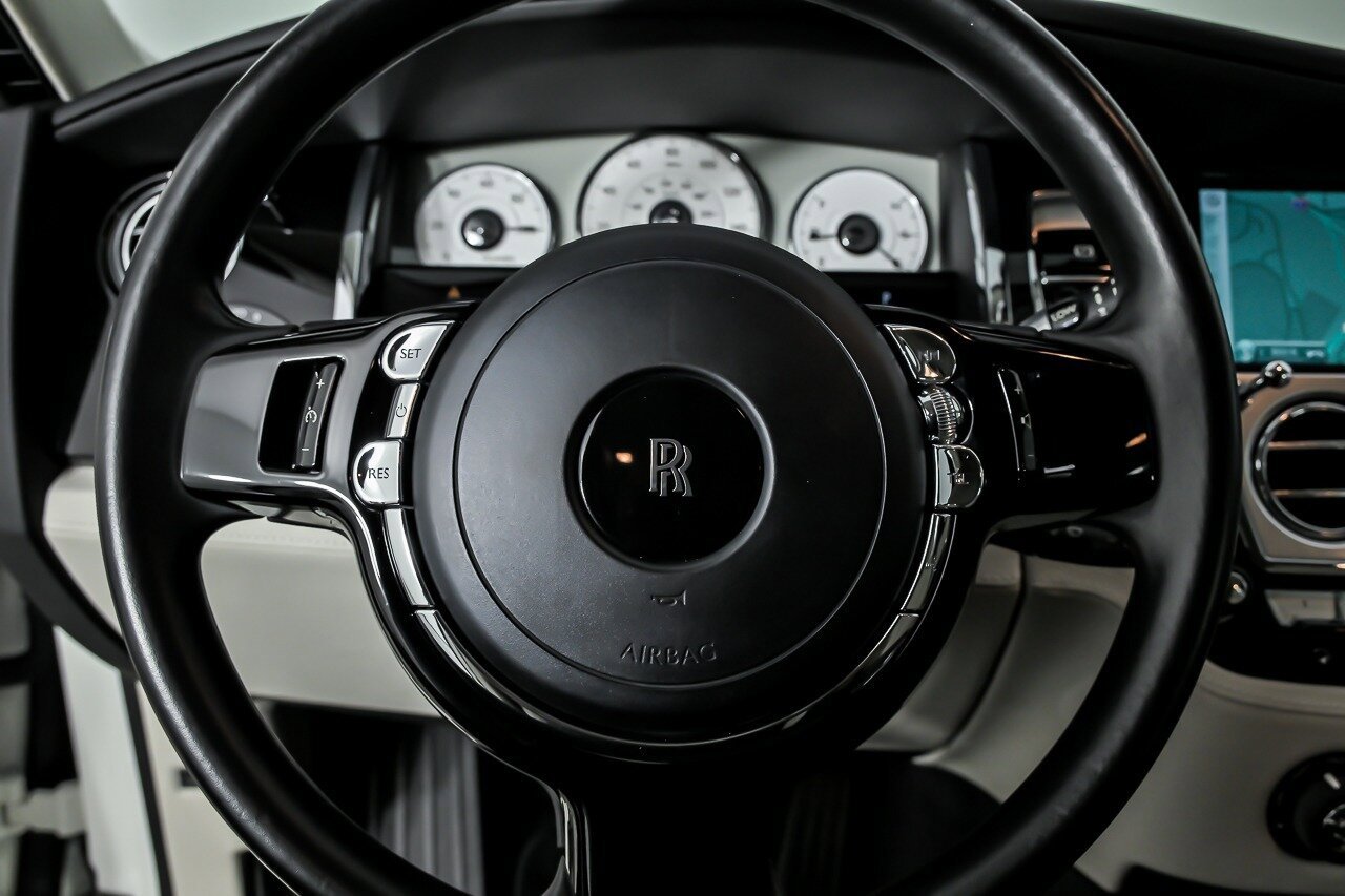 Used 2016 Rolls-Royce Ghost RWD image 29