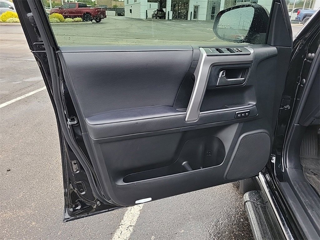 Used 2023 Toyota 4Runner Limited image 18