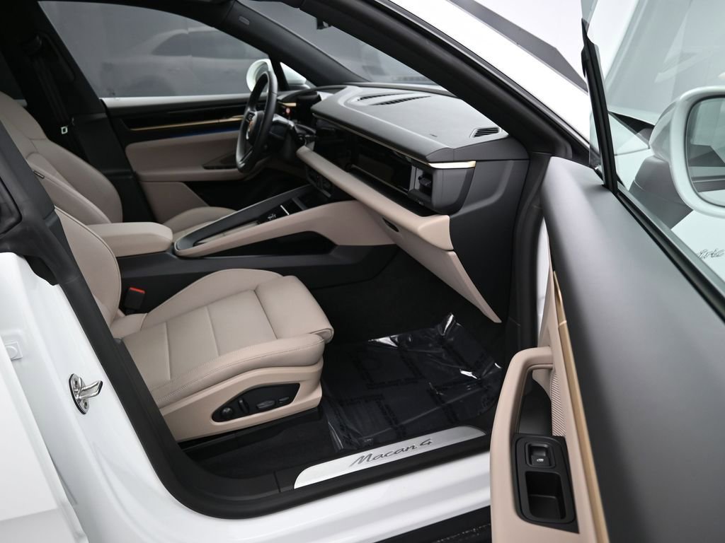 Certified 2025 Porsche Macan 4 Electric image 26