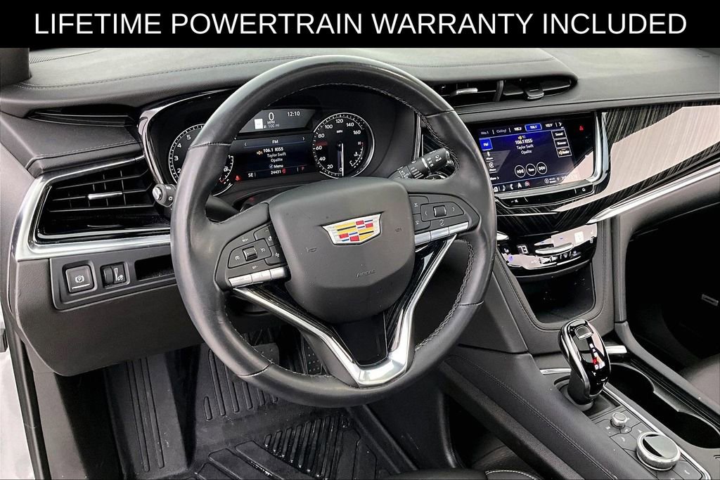 Used 2025 Cadillac XT6 Premium Luxury FWD image 16