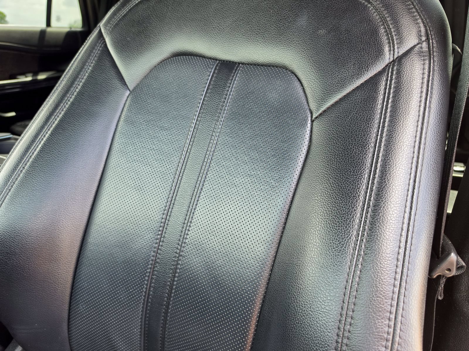 Used 2021 Ford Expedition Limited RWD image 15