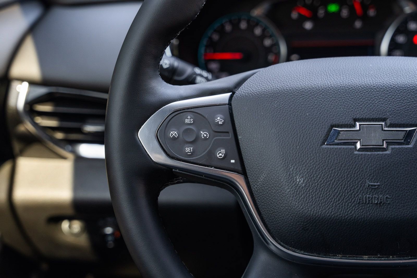 Used 2023 Chevrolet Traverse RS image 27