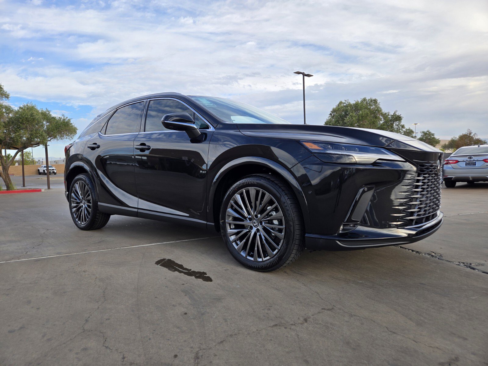 New 2026 Lexus RX 350h AWD/4WD image 2
