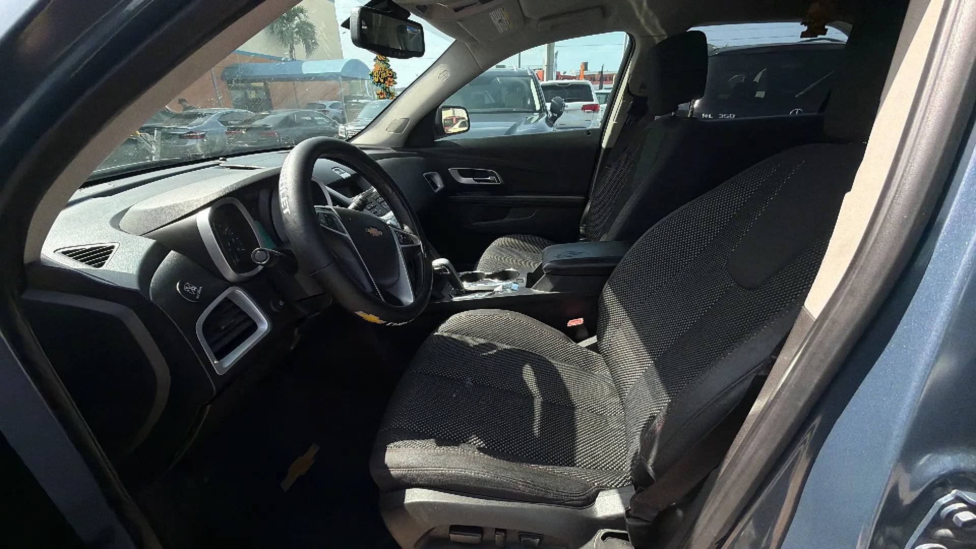 Used 2011 Chevrolet Equinox LT w/ Driver Convenience Package FWD image 4