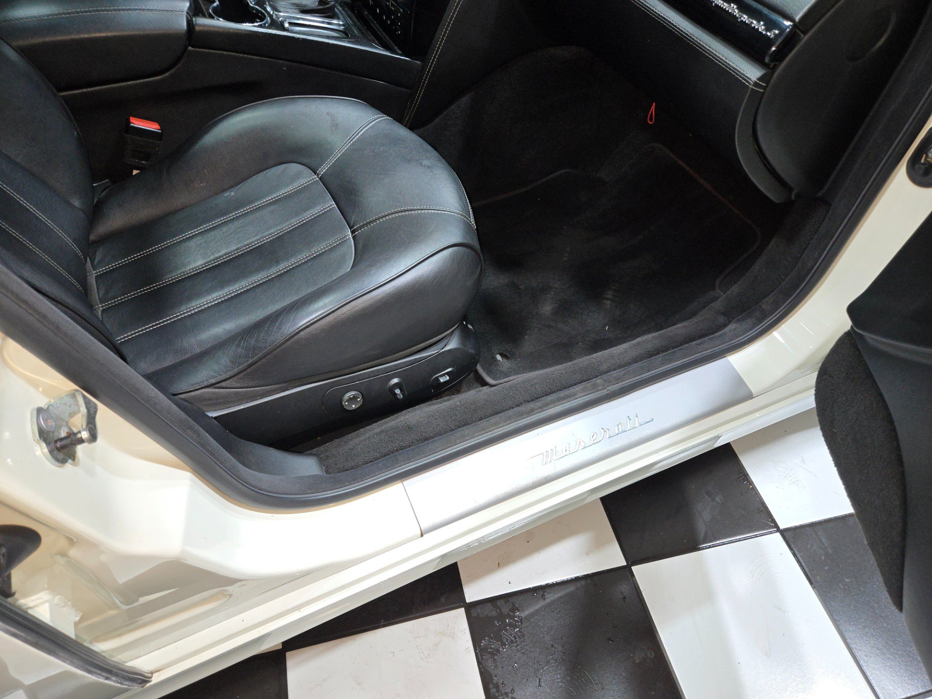 Used 2012 Maserati Quattroporte S RWD image 60
