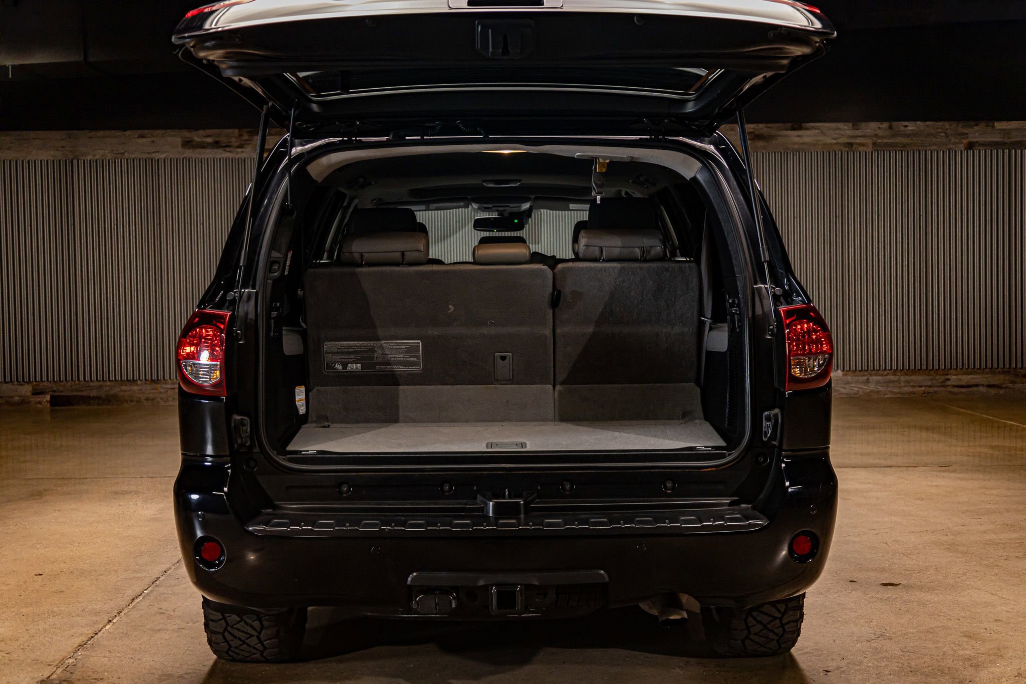 Used 2022 Toyota Sequoia Limited image 8