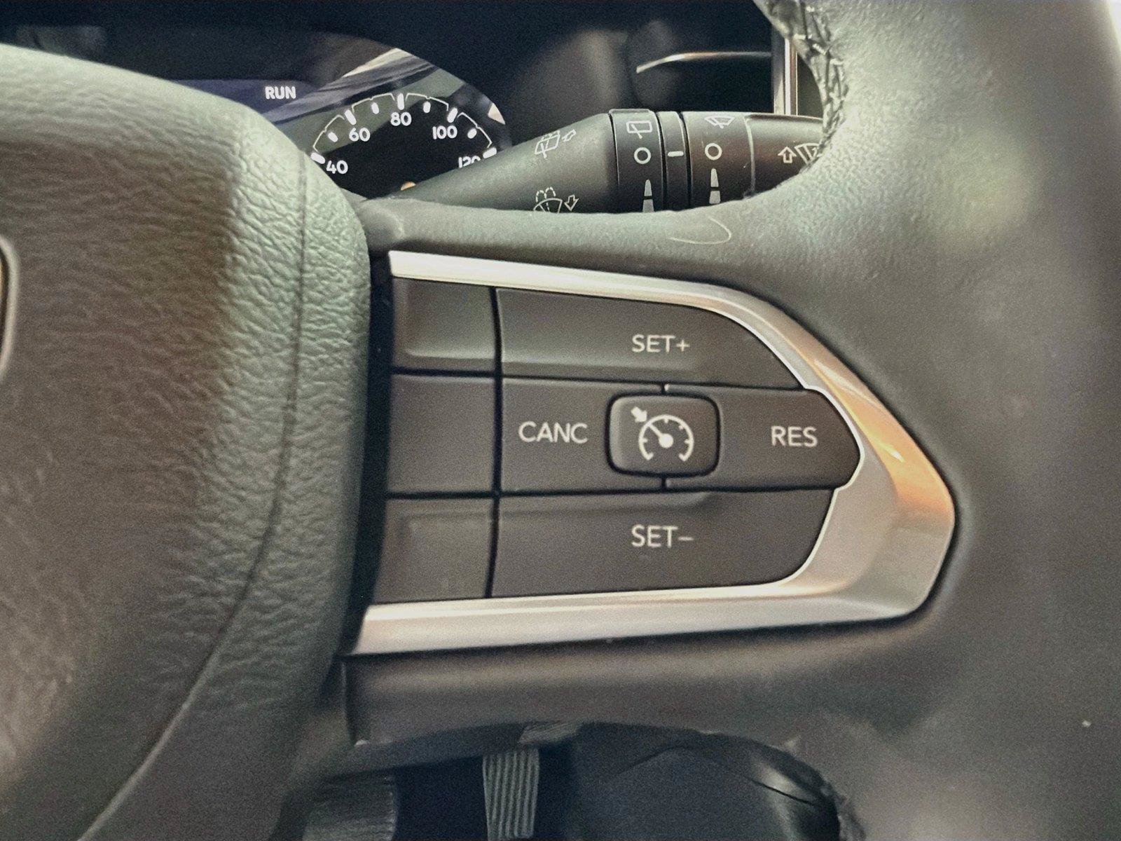 Used 2023 Jeep Compass Latitude AWD/4WD image 40