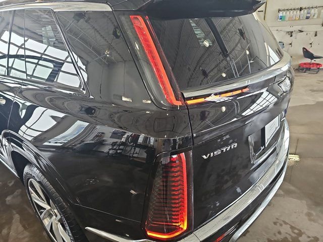 New 2026 Cadillac Vistiq Luxury image 36