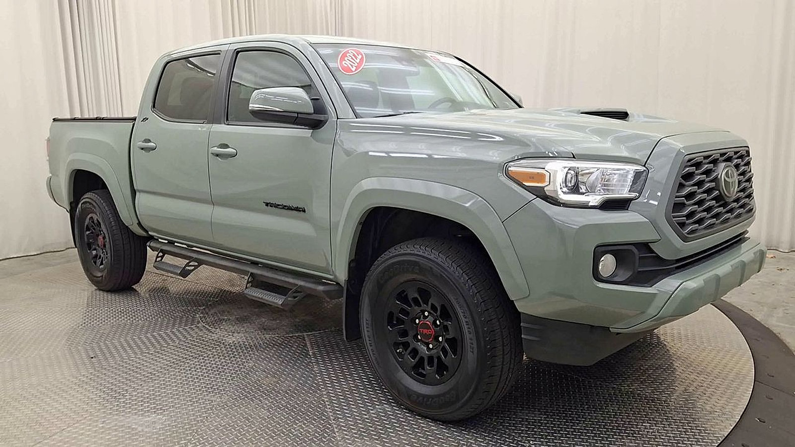 Used 2022 Toyota Tacoma TRD Sport w/ Technology Package AWD/4WD image 9