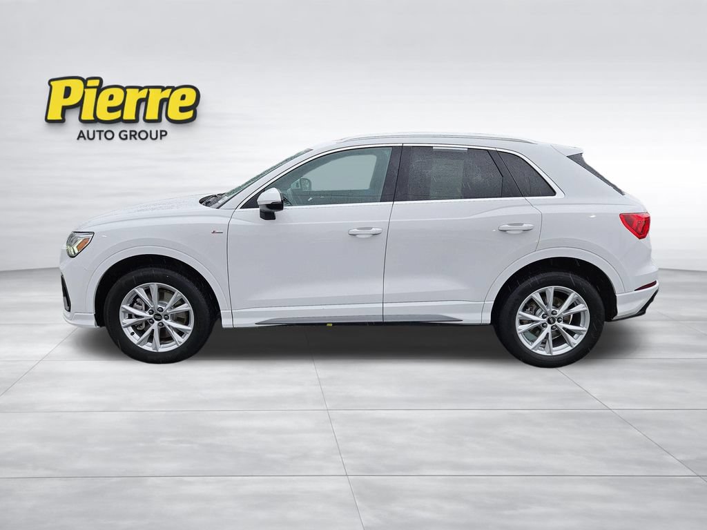 Used 2025 Audi Q3 2.0T Premium AWD/4WD image 2