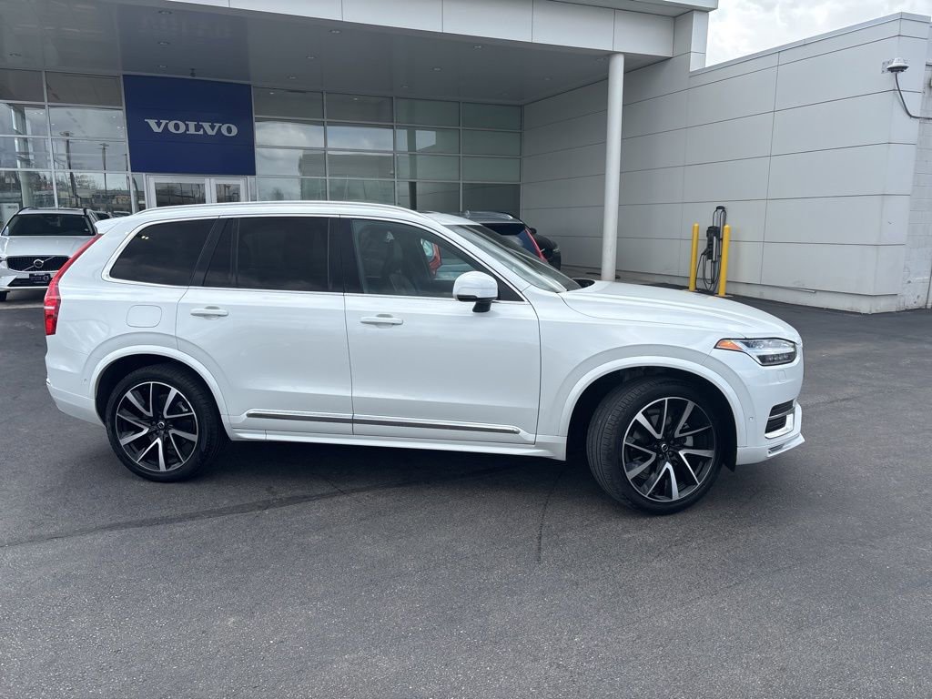 Certified 2023 Volvo XC90 B6 Plus image 2